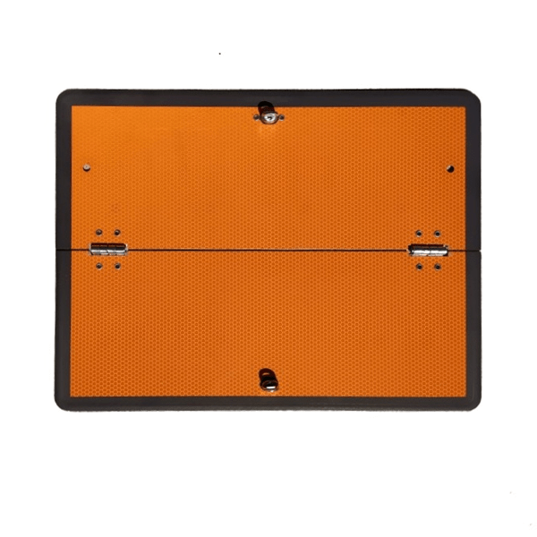 Panel naranja plegable sin numeración para la señalización de vehículos durante el transporte de mercancías peligrosas